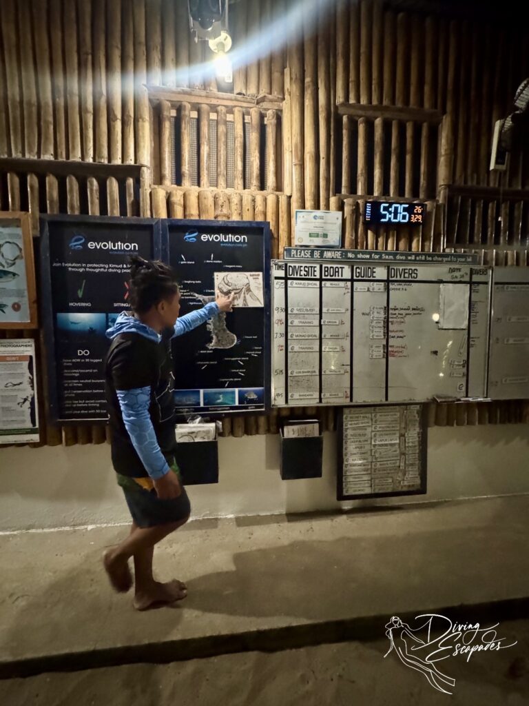 Dive briefing in Malapascua Island at 5AM